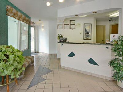 Super 8 By Wyndham Golden Interior foto